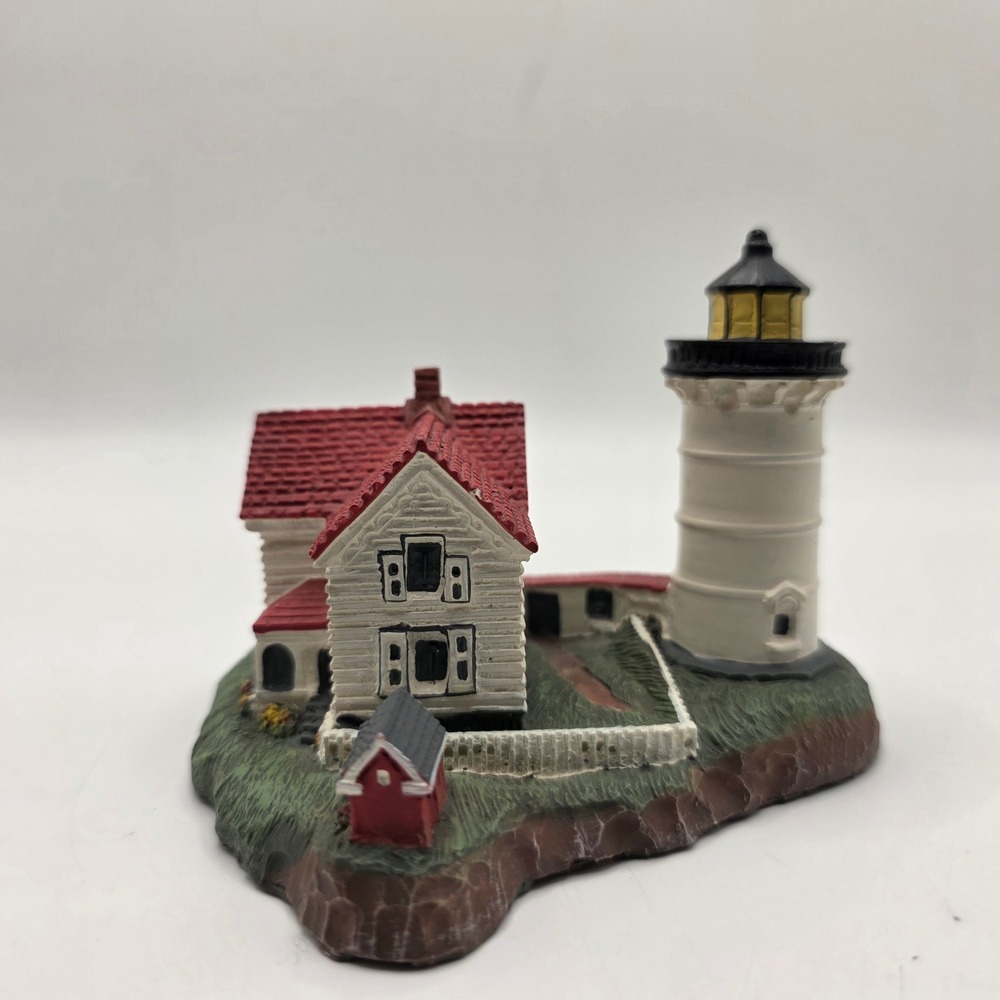 Spoontiques Nubble Light Maine Lighthouse Figurine 009139 Resin Nautical Decor